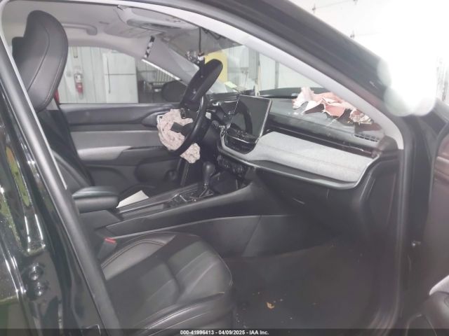 3C4NJDFB7NT128068 Jeep Compass Latitude Lux 4x4