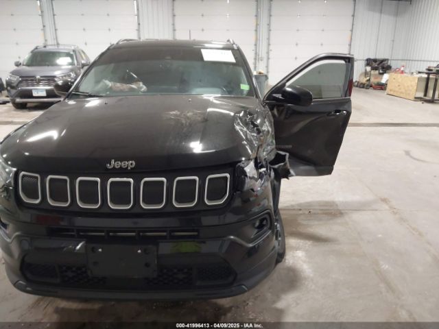 3C4NJDFB7NT128068 Jeep Compass Latitude Lux 4x4