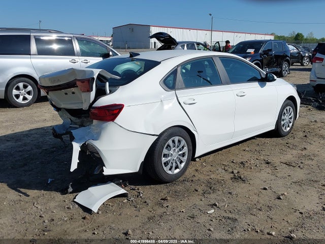 3KPF24AD2RE814071 KIA FORTE LX