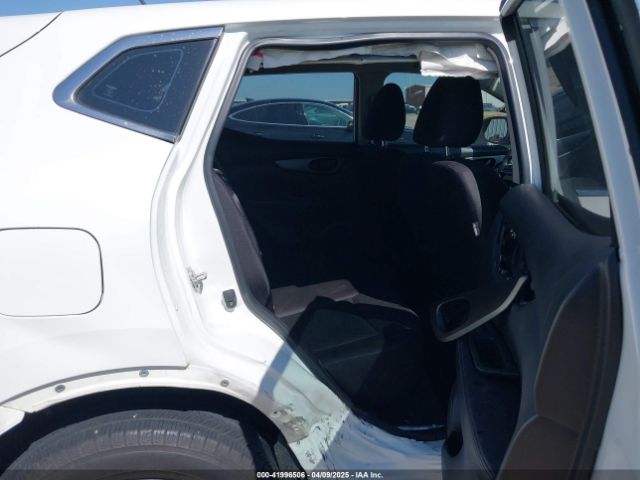 JN1BJ1CP1KW216334 Nissan Rogue Sport S