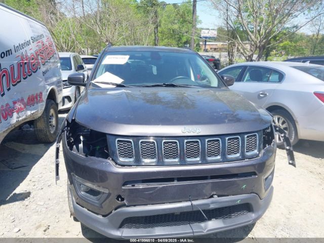 3C4NJCBB3JT194188 Jeep Compass Latitude Fwd