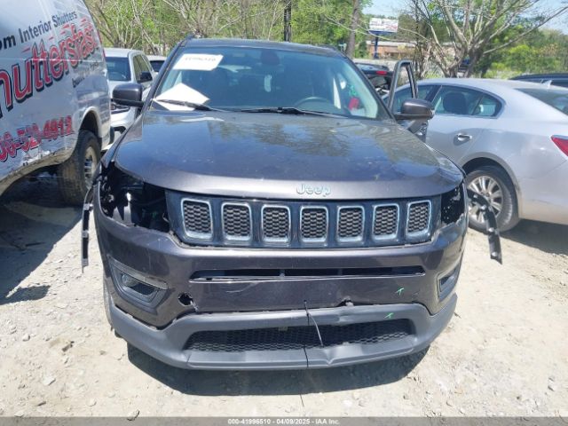 3C4NJCBB3JT194188 Jeep Compass Latitude Fwd