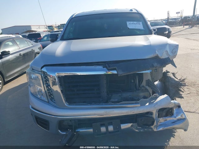 1N6AA1E62JN502207 Nissan 2018