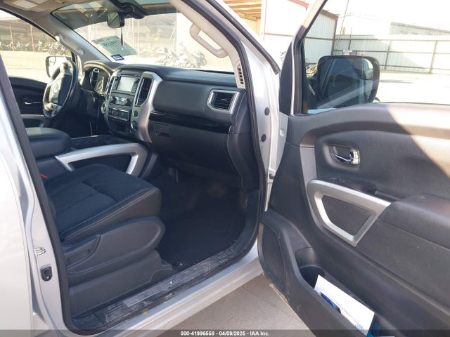 1N6AA1E62JN502207 Nissan 2018