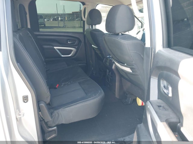1N6AA1E62JN502207 Nissan 2018