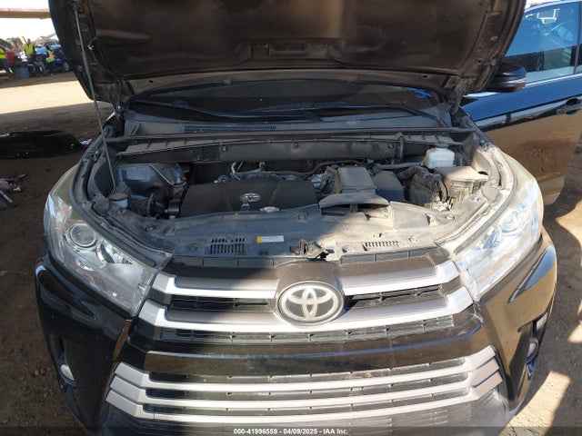 5TDKZRFH8KS570781 Toyota Highlander Xle