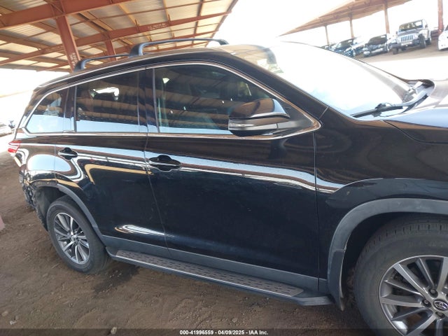 5TDKZRFH8KS570781 Toyota Highlander Xle
