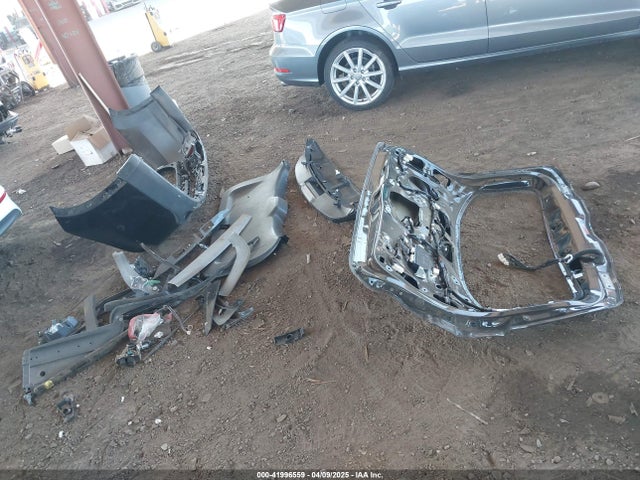 5TDKZRFH8KS570781 Toyota Highlander Xle