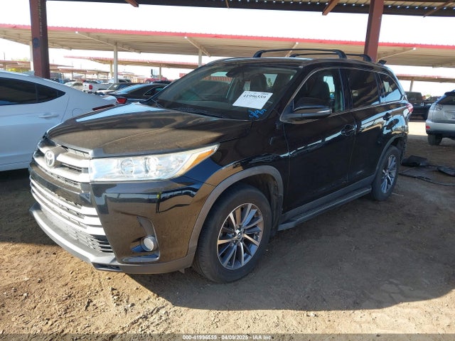 5TDKZRFH8KS570781 Toyota Highlander Xle