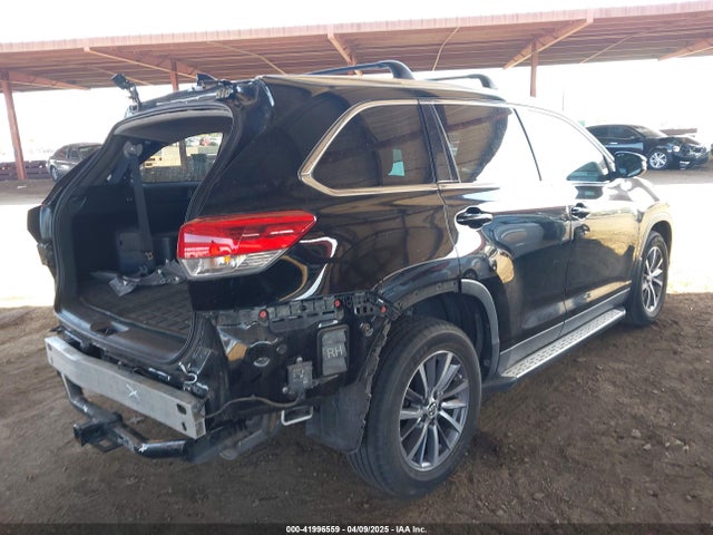 5TDKZRFH8KS570781 Toyota Highlander Xle