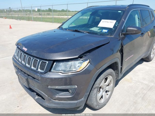 3C4NJCBB9JT308677 Jeep Compass Latitude Fwd