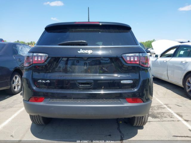 3C4NJDBB5MT562400 Jeep Compass Latitude 4x4
