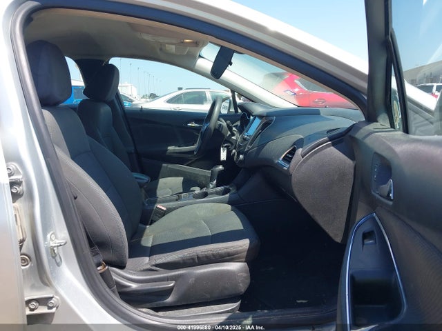 1G1BE5SM2J7136526 Chevrolet Cruze Lt Auto