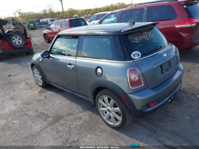 2007 MINI COOPER S WMWMF73587TT84728 Photo 2