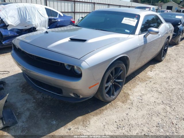 2C3CDZAG5JH217059 Dodge Challenger Sxt