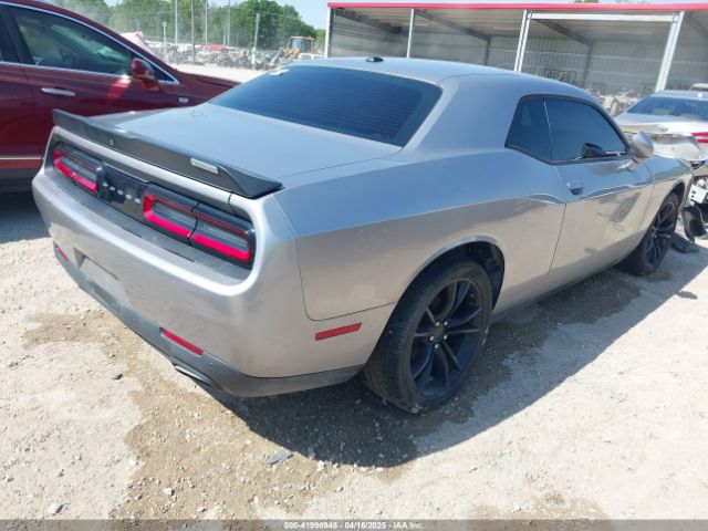 2C3CDZAG5JH217059 Dodge Challenger Sxt