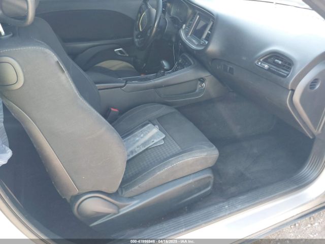 2C3CDZAG5JH217059 Dodge Challenger Sxt