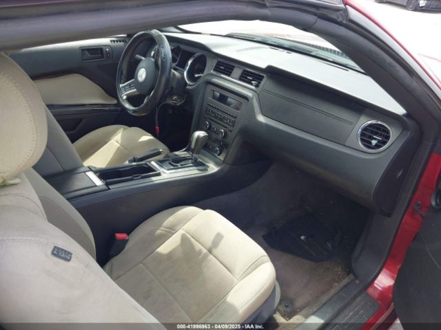 1ZVBP8EM8E5278957 Ford Mustang V6
