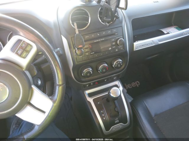 1C4NJDEB0GD637946 Jeep Compass Latitude