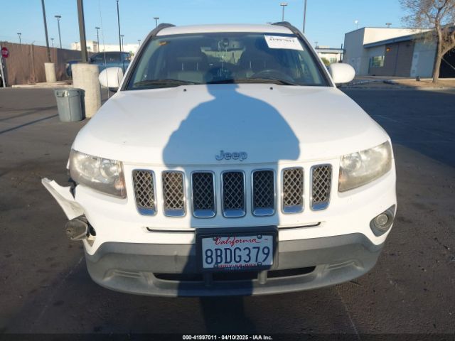 1C4NJDEB0GD637946 Jeep Compass Latitude
