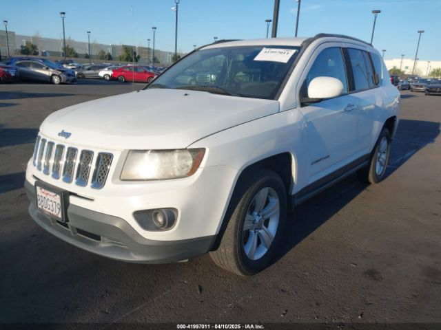 1C4NJDEB0GD637946 Jeep Compass Latitude
