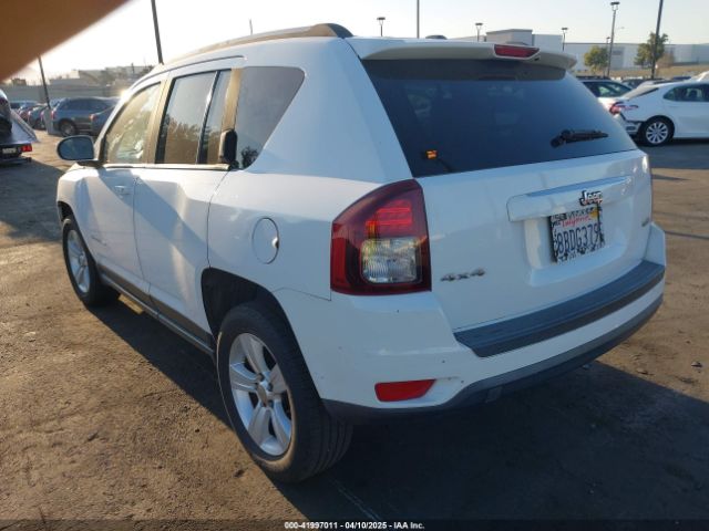 1C4NJDEB0GD637946 Jeep Compass Latitude