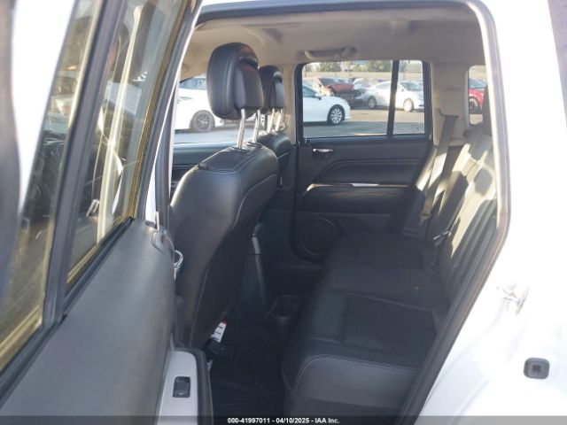 1C4NJDEB0GD637946 Jeep Compass Latitude