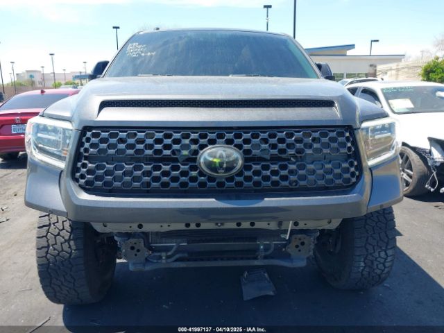 5TFAY5F17KX820208 Toyota Tundra Platinum 5.7l V8