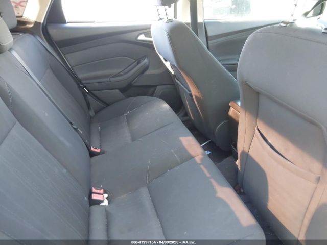 1FADP3F24FL329157 Ford FOCUS SE