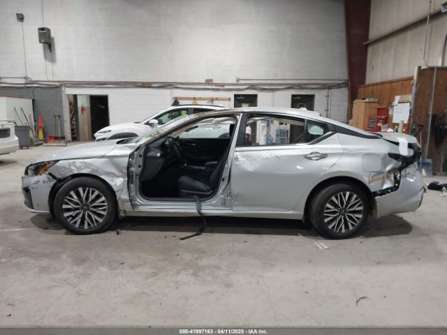 1N4BL4DW3RN401845 Nissan Altima Sv Intelligent Awd