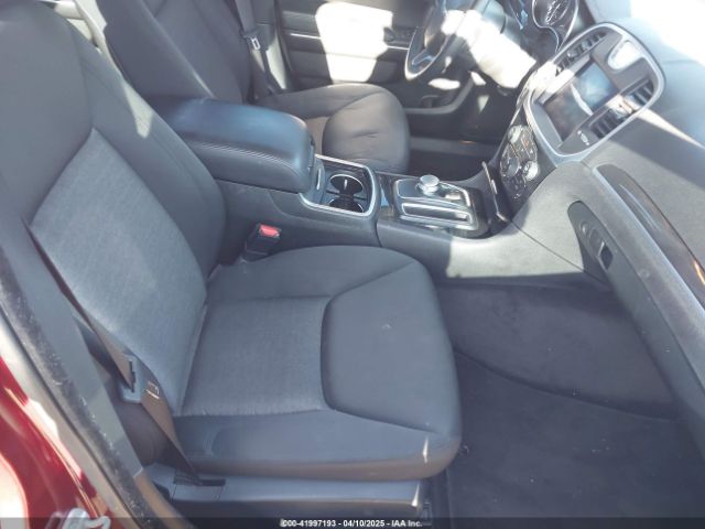 2019 CHRYSLER 300 2C3CCAAG8KH500965 Photo 4