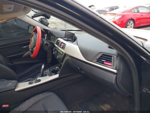 WBA3B1G59FNT05827 BMW 320i
