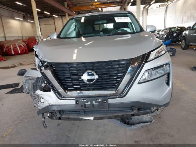 5N1BT3BB8NC689562 Nissan Rogue Sv Intelligent Awd