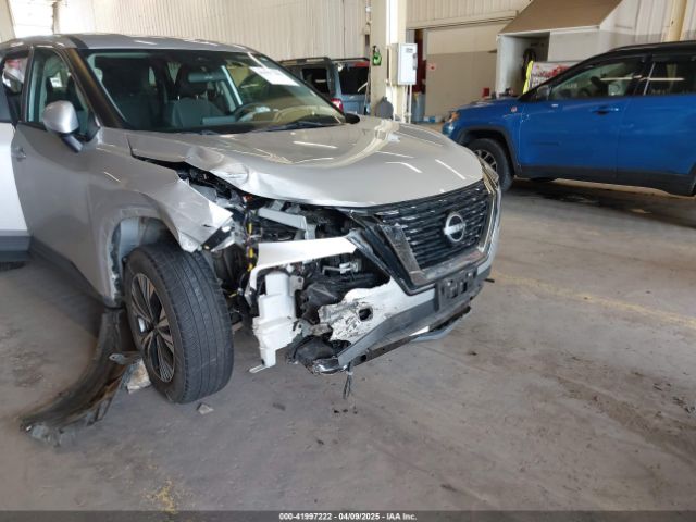 5N1BT3BB8NC689562 Nissan Rogue Sv Intelligent Awd