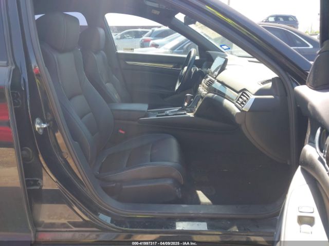1HGCV1F31JA232528 Honda Accord Sport