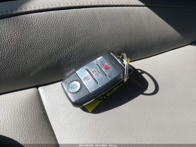 KNDPN3ACXJ7423171 KIA Sportage Ex