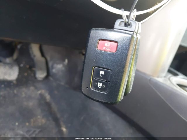 2T3WFREV4JW474953 Toyota Rav4 Xle