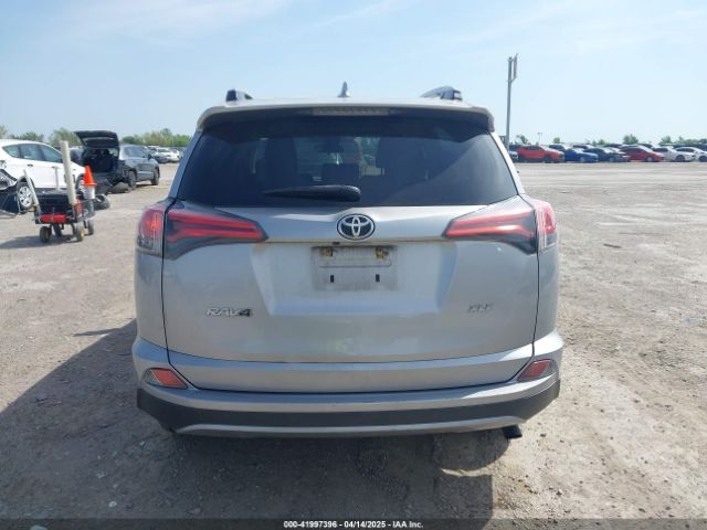 2T3WFREV4JW474953 Toyota Rav4 Xle