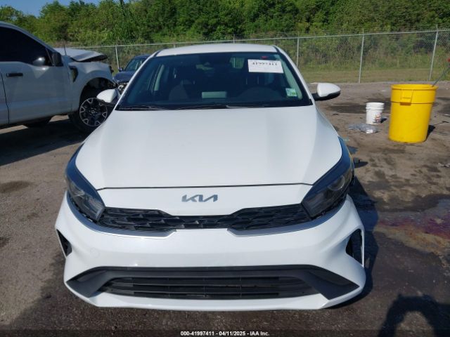 3KPF24AD7PE688495 KIA Forte Lxs