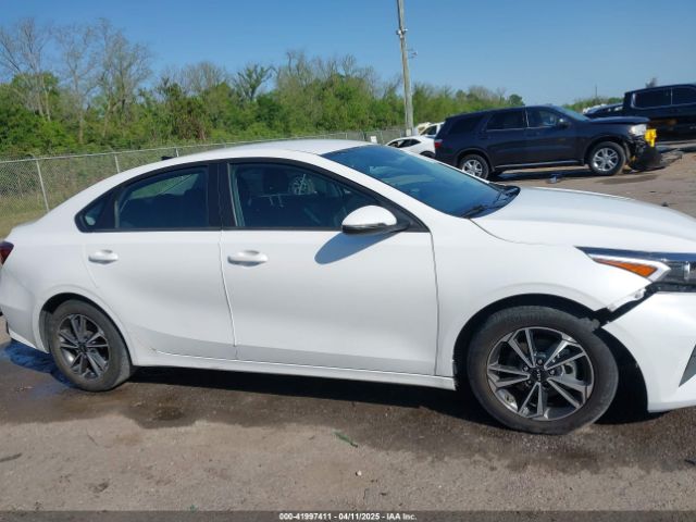 3KPF24AD7PE688495 KIA Forte Lxs