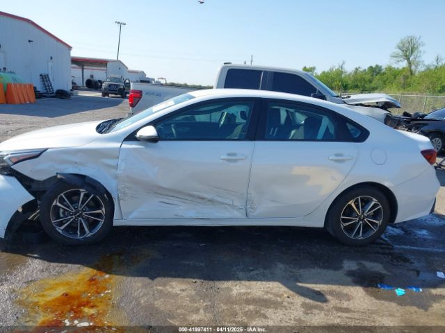 3KPF24AD7PE688495 KIA Forte Lxs