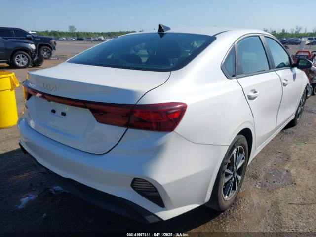 3KPF24AD7PE688495 KIA Forte Lxs