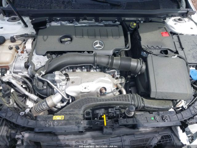 WDD3G4EB4KW013284 Mercedes-Benz A 220