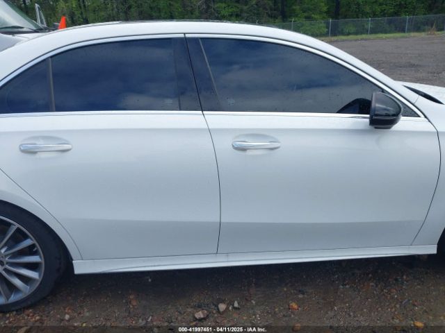 WDD3G4EB4KW013284 Mercedes-Benz A 220