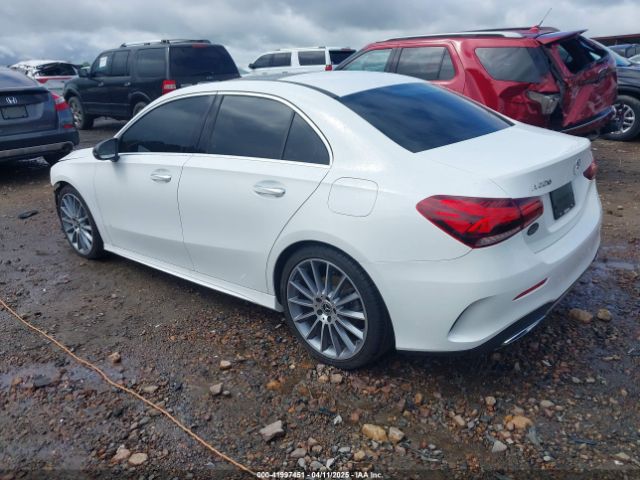 WDD3G4EB4KW013284 Mercedes-Benz A 220