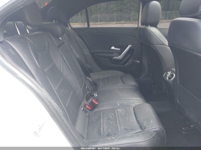 WDD3G4EB4KW013284 Mercedes-Benz A 220