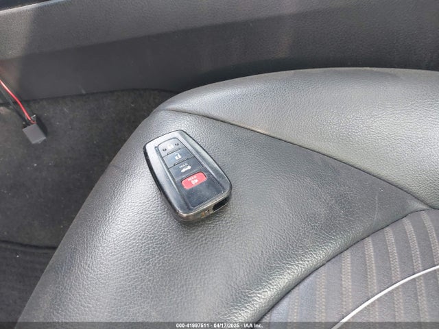 4T1B11HK5JU623766 Toyota CAMRY SE