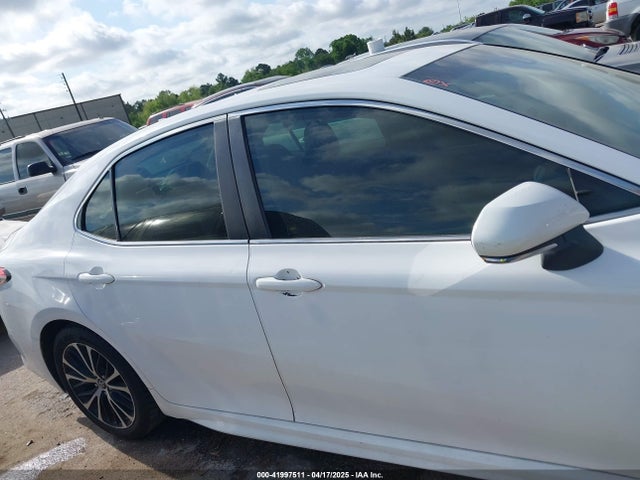 4T1B11HK5JU623766 Toyota CAMRY SE