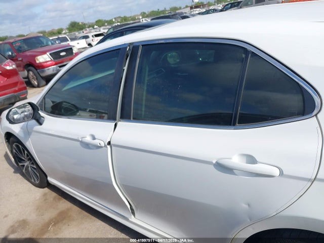 4T1B11HK5JU623766 Toyota CAMRY SE