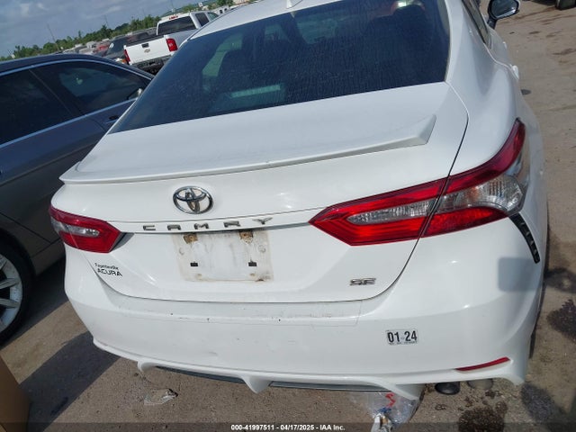 4T1B11HK5JU623766 Toyota CAMRY SE